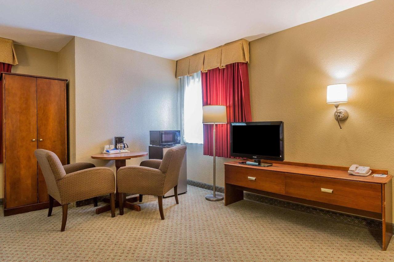  | Quality Inn Hyde Park Poughkeepsie North