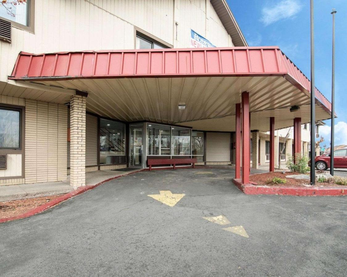  | Rodeway Inn Syracuse