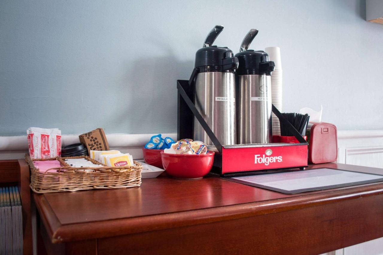  | Econo Lodge Inn & Suites South Sandusky
