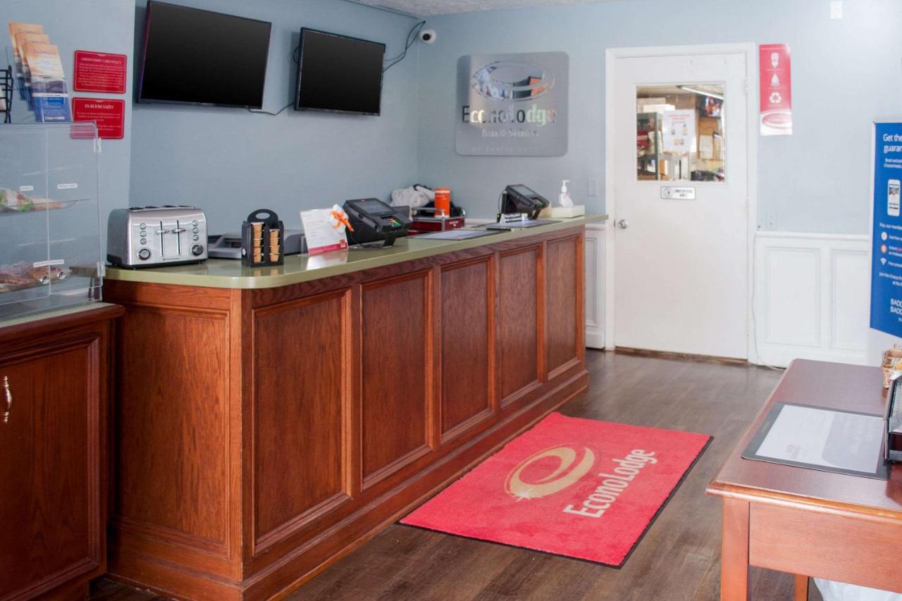  | Econo Lodge Inn & Suites South Sandusky