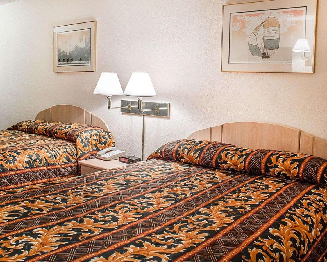 Double Room with Two Double Beds - Non-Smoking at Rodeway Inn Findlay University Area