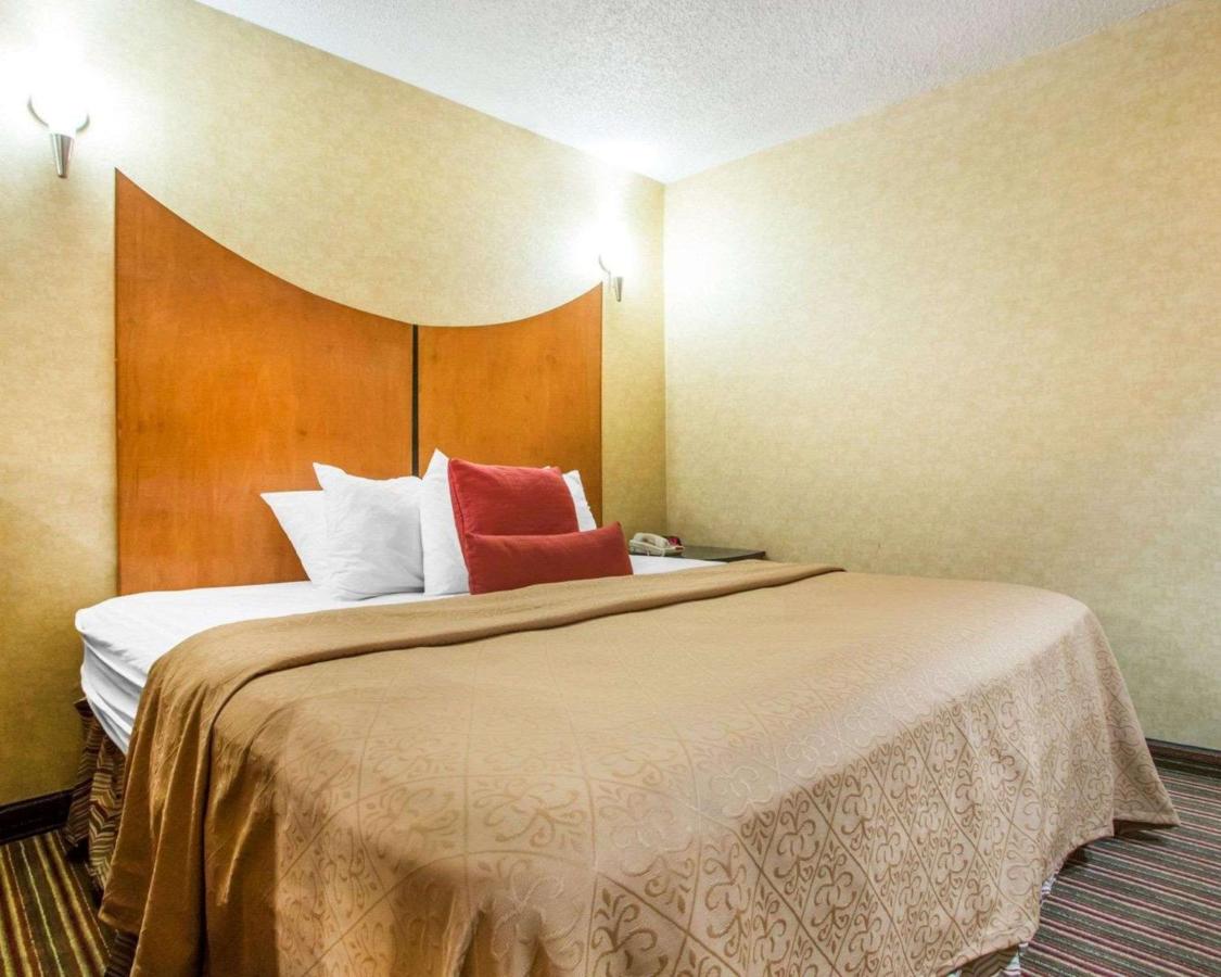 | Quality Inn and Suites North/Polaris