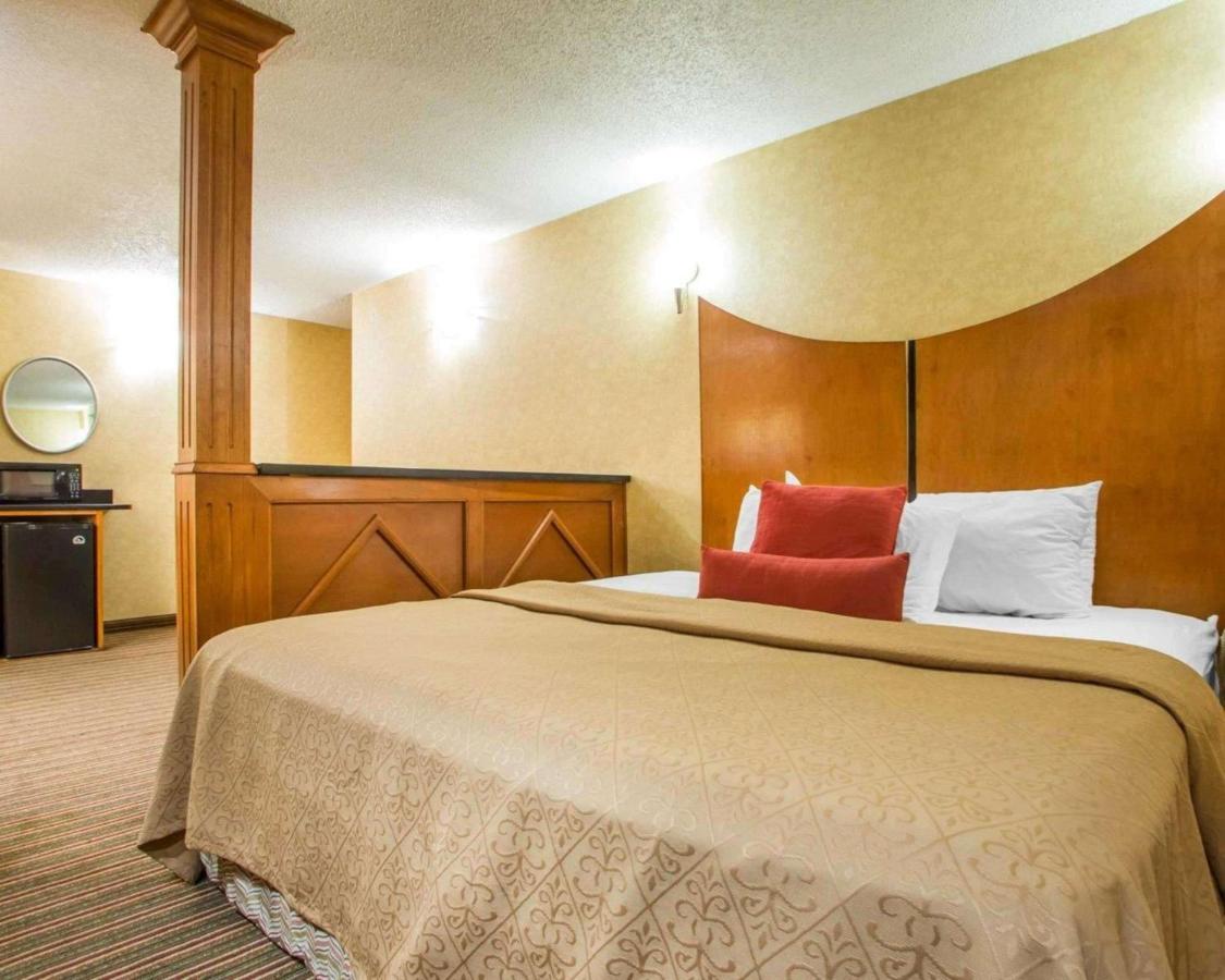 | Quality Inn and Suites North/Polaris