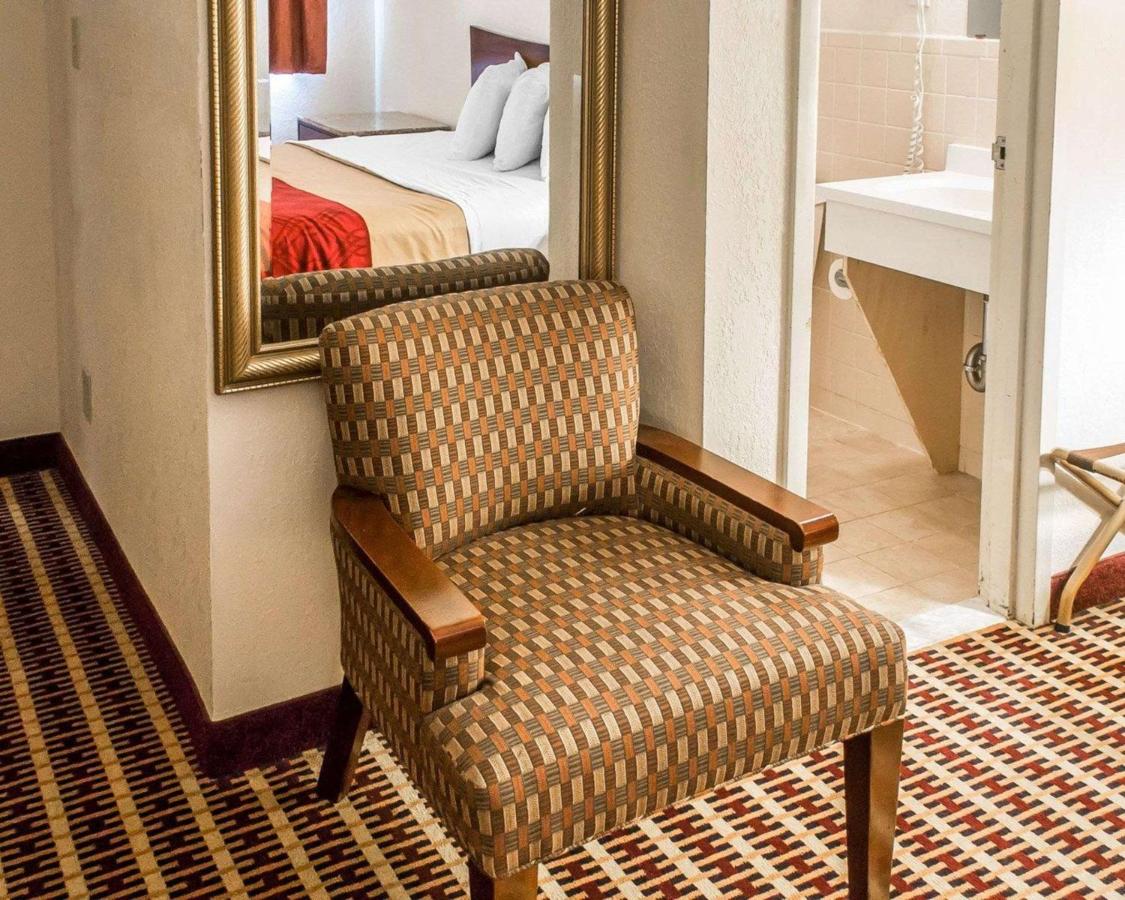 King Room - Non-Smoking at Economy Inn & Suites