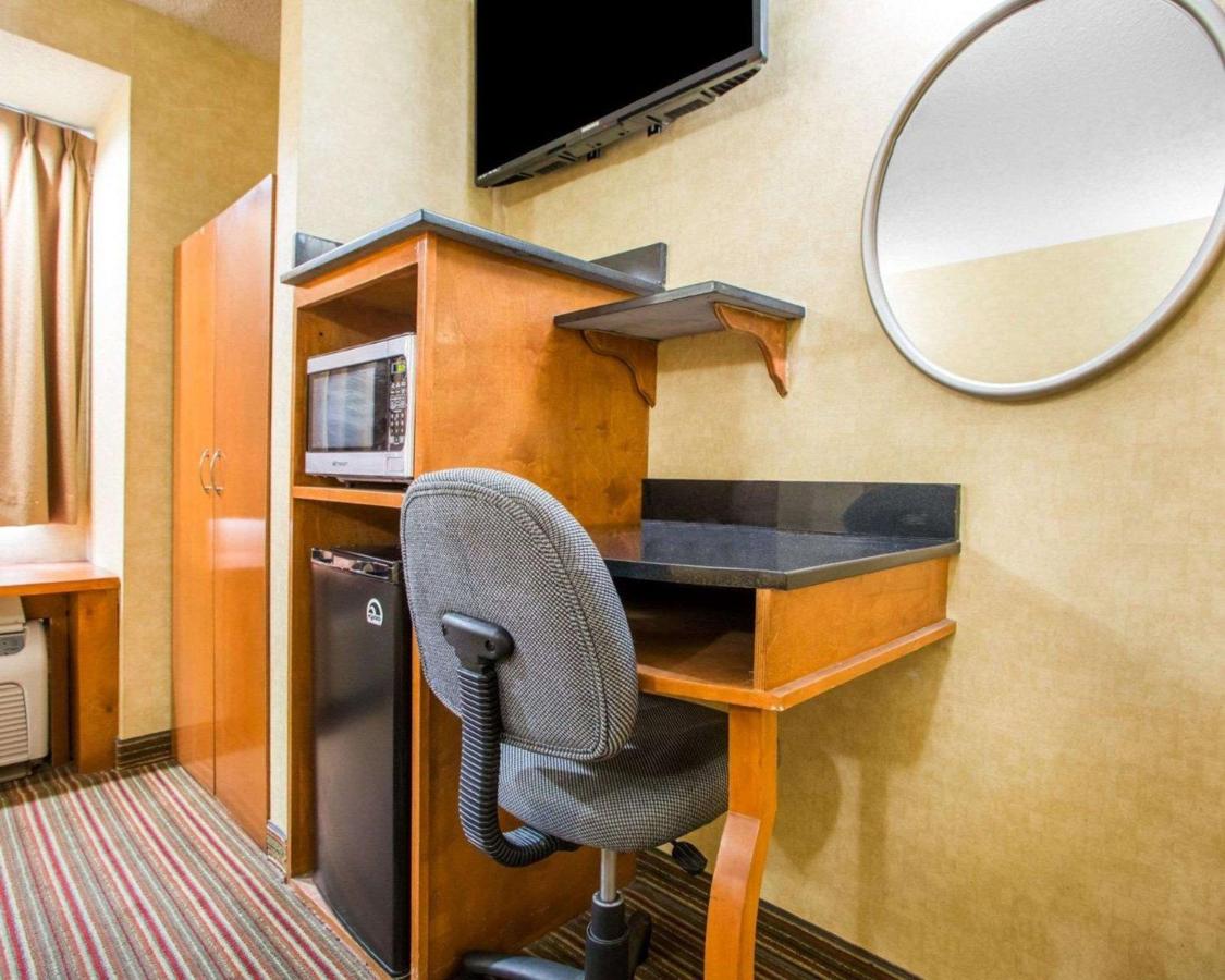 | Quality Inn and Suites North/Polaris