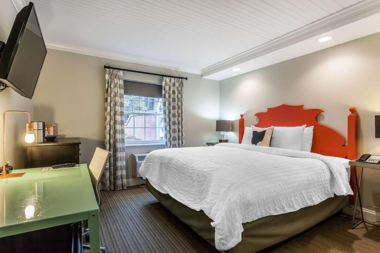| The Aurora Inn Hotel and Event Center