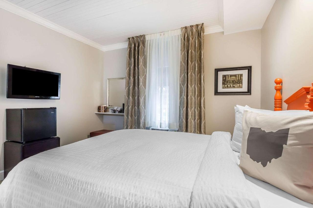 | The Aurora Inn Hotel and Event Center