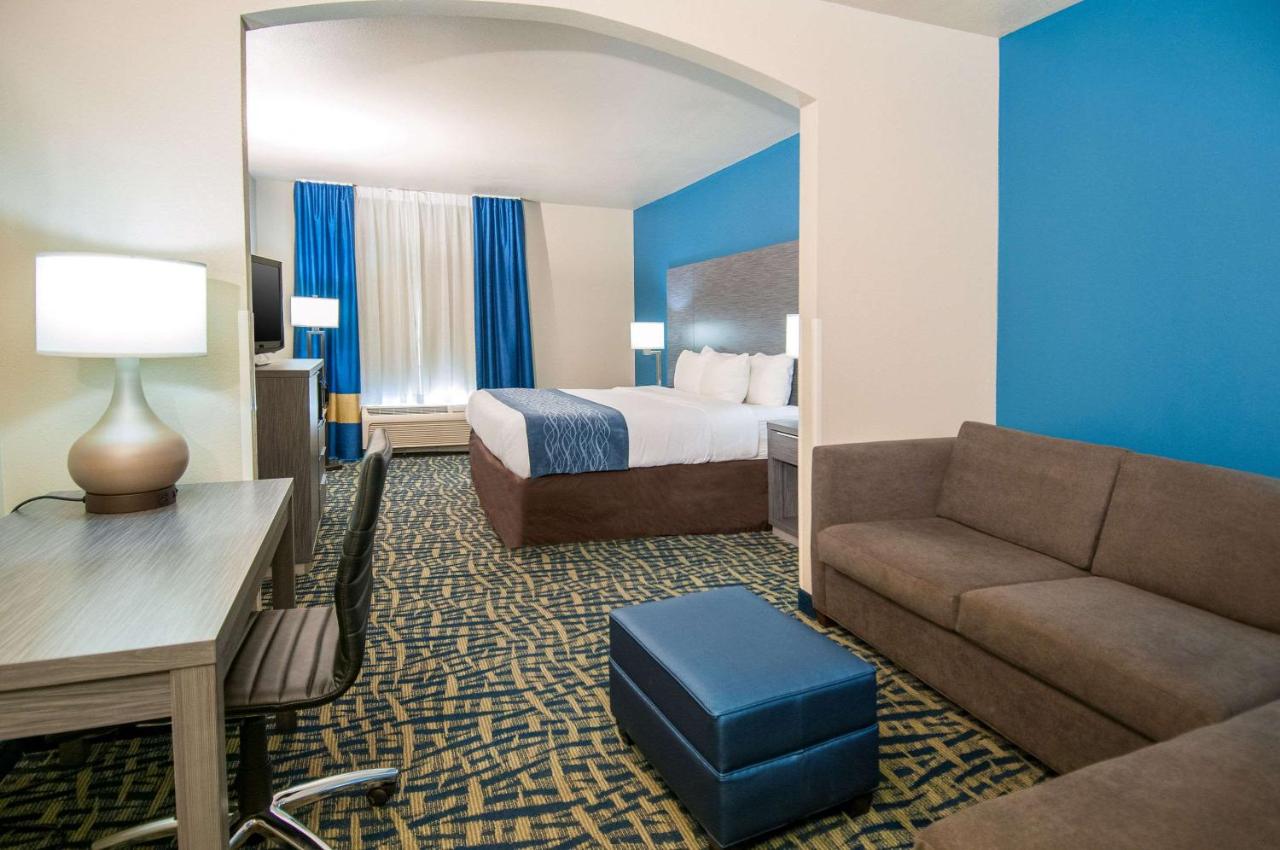 King Suite with Sofa Bed - Non-Smoking at Comfort Inn & Suites Pauls Valley - City Lake