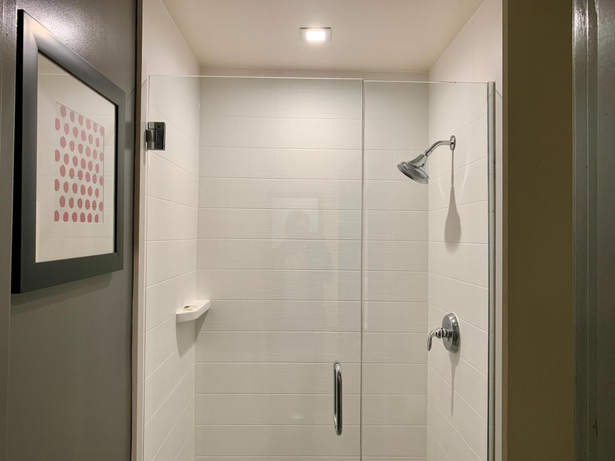 | Pacific Motor Inn