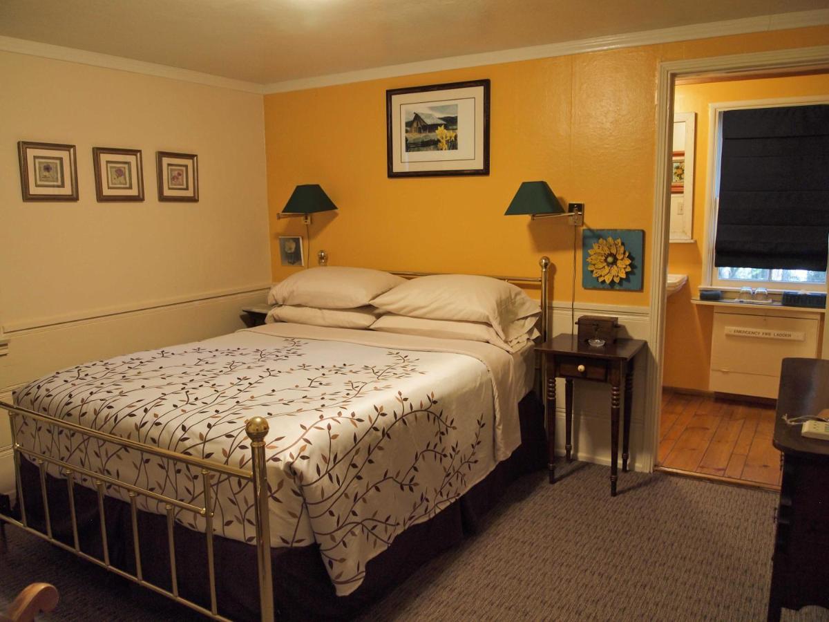 | Strawberry Creek Inn