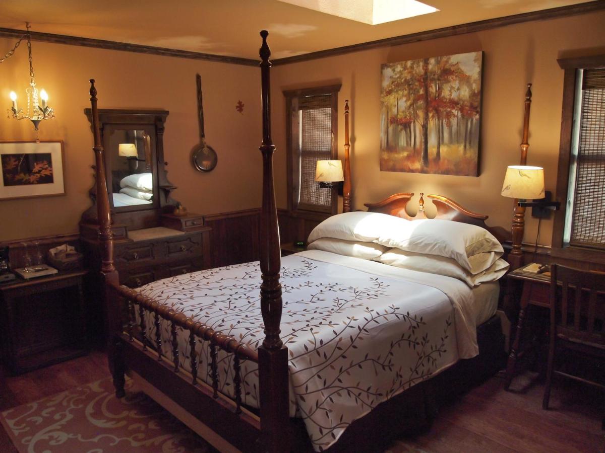 | Strawberry Creek Inn