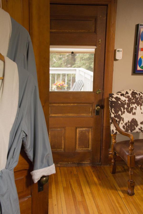 | Pinehurst Inn Bed & Breakfast