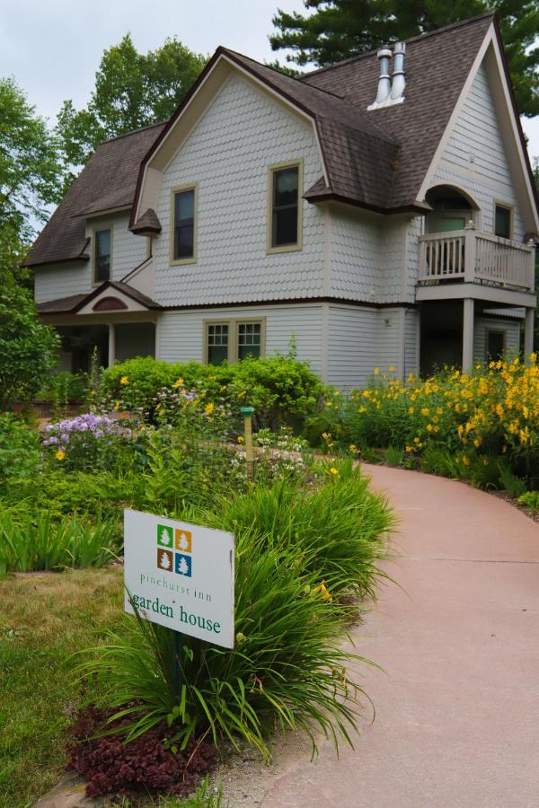 | Pinehurst Inn Bed & Breakfast