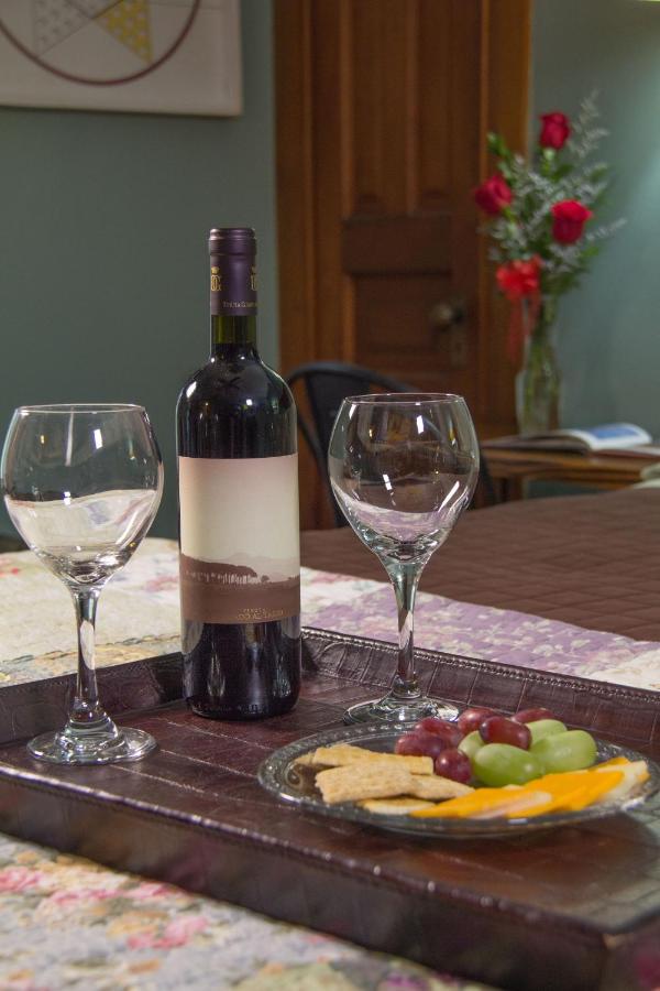 | Pinehurst Inn Bed & Breakfast