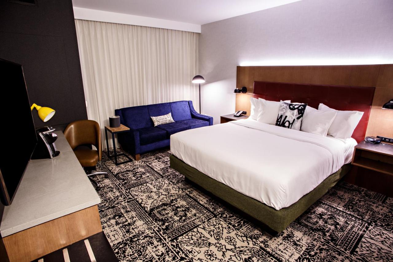 Deluxe King Room at Hotel Rock Lititz