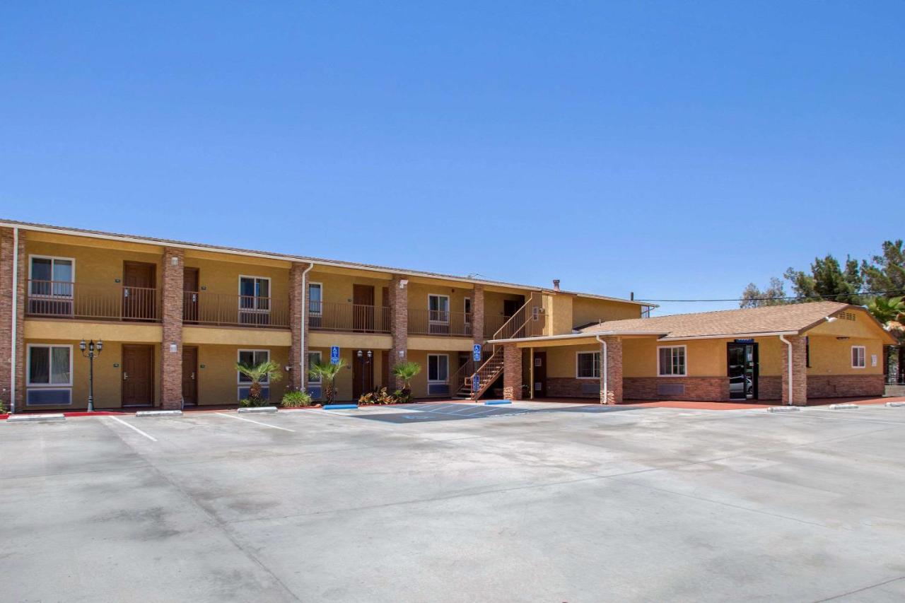 | Rodeway Inn Adelanto US 395
