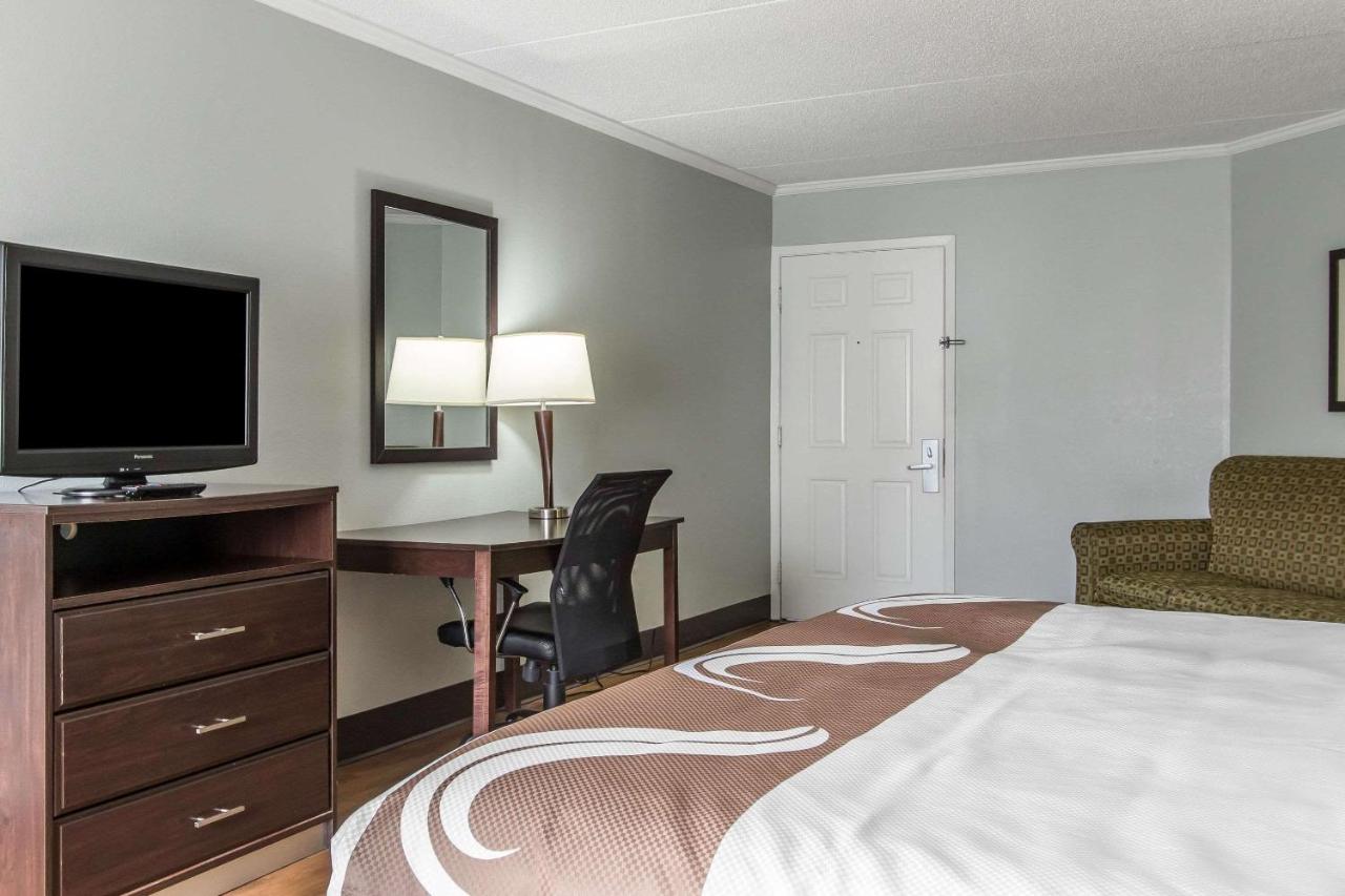 King Room - Accessible/Smoking at Quality Inn Downtown Historic District