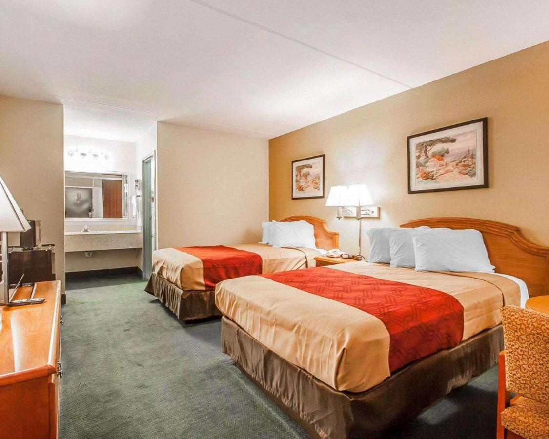 Double Room with Two Double Beds - Non-Smoking at Econo Lodge Cullman South