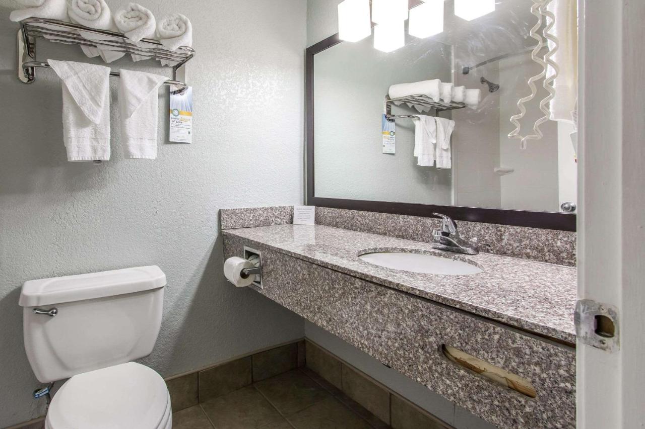 Double Room with Two Double Beds - Accessible/Non-Smoking at Quality Inn Downtown Historic District
