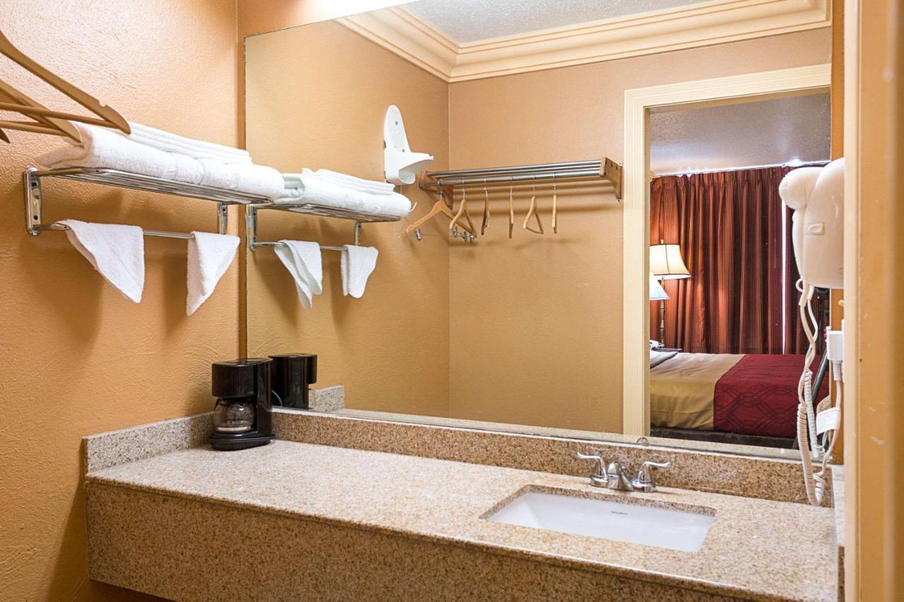  | Parkway Inn of Birmingham