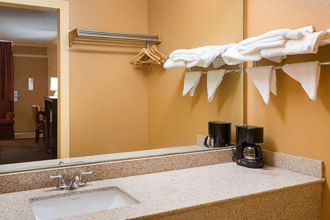  | Parkway Inn of Birmingham