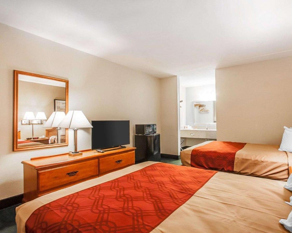 Double Room with Two Double Beds - Non-Smoking at Econo Lodge Cullman South