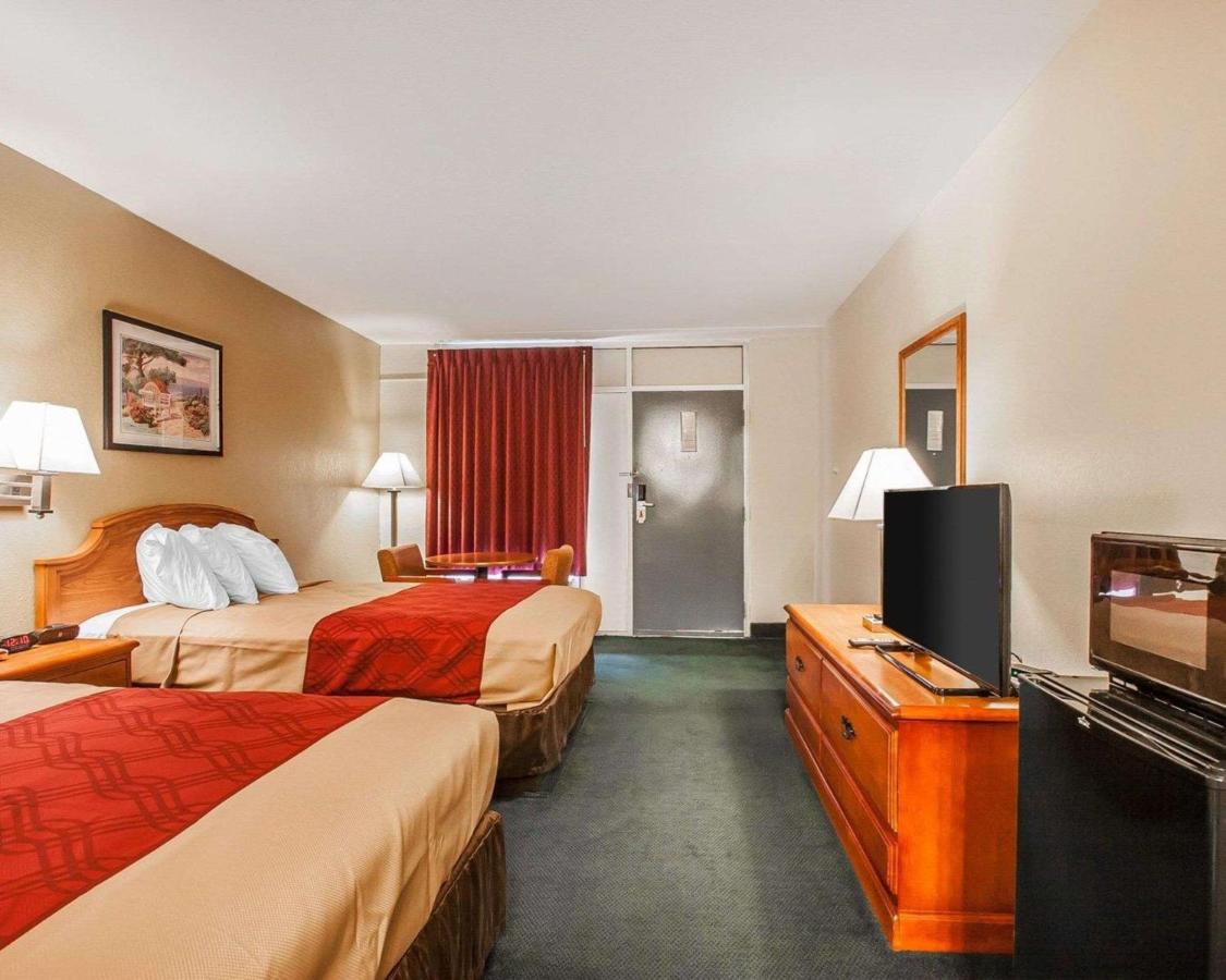 Double Room with Two Double Beds - Non-Smoking at Econo Lodge Cullman South