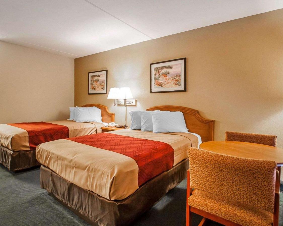 Double Room with Two Double Beds - Non-Smoking at Econo Lodge Cullman South