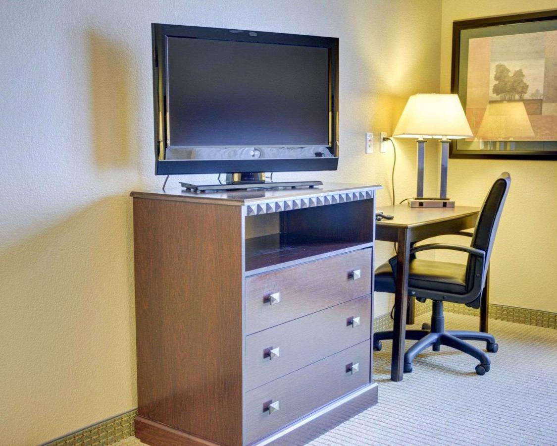 King Room - Non-Smoking at Comfort Inn & Suites Russellville I-40
