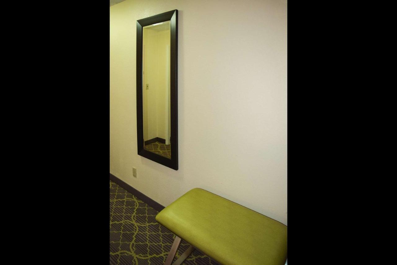  | American Inn & Suites West Memphis