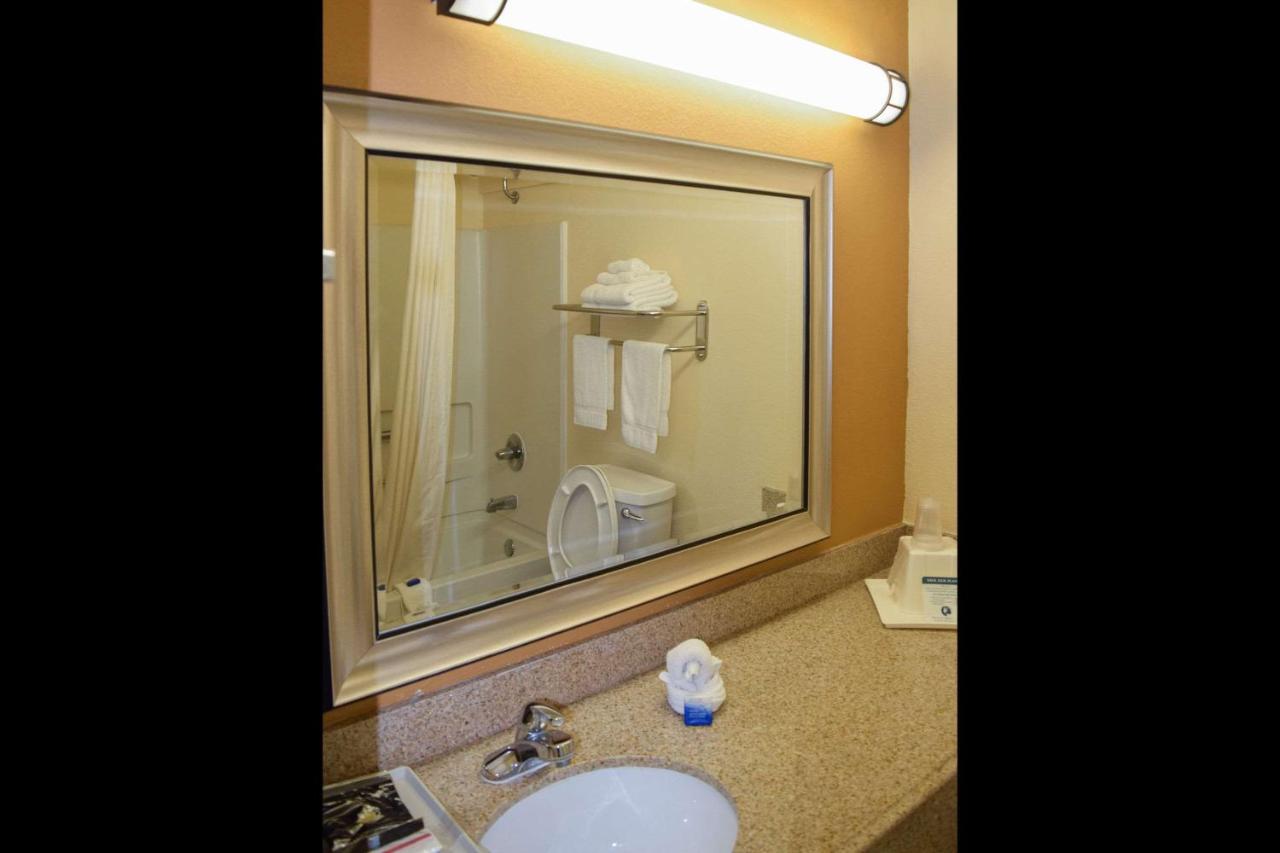 | American Inn & Suites West Memphis