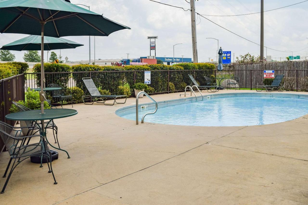  | American Inn & Suites West Memphis