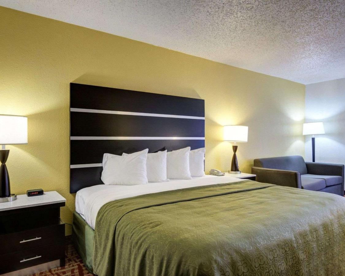 Standard King Room - Smoking at Quality Inn Fort Smith I-540