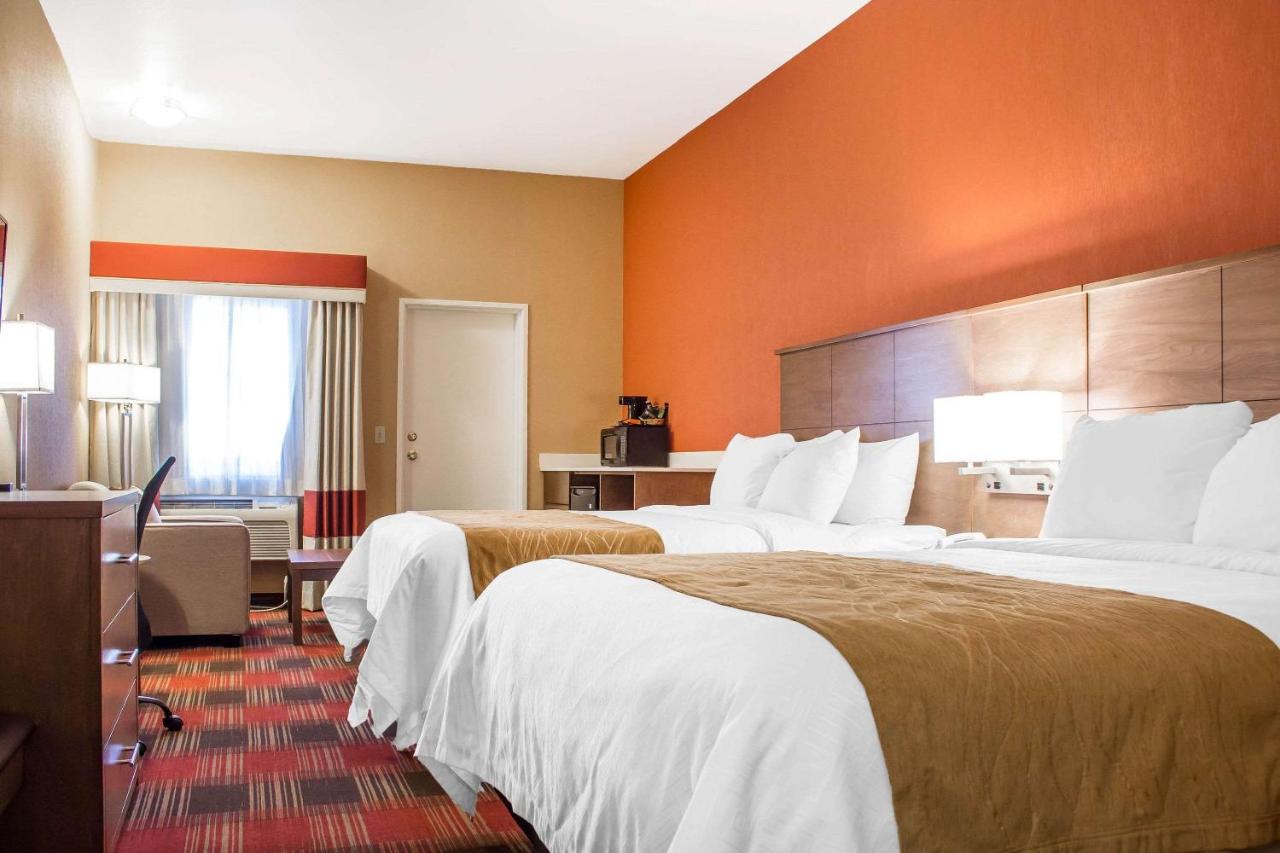Queen Suite with Balcony and Wet Bar - Non-Smoking at Comfort Inn Flagstaff Lucky Lane I-40