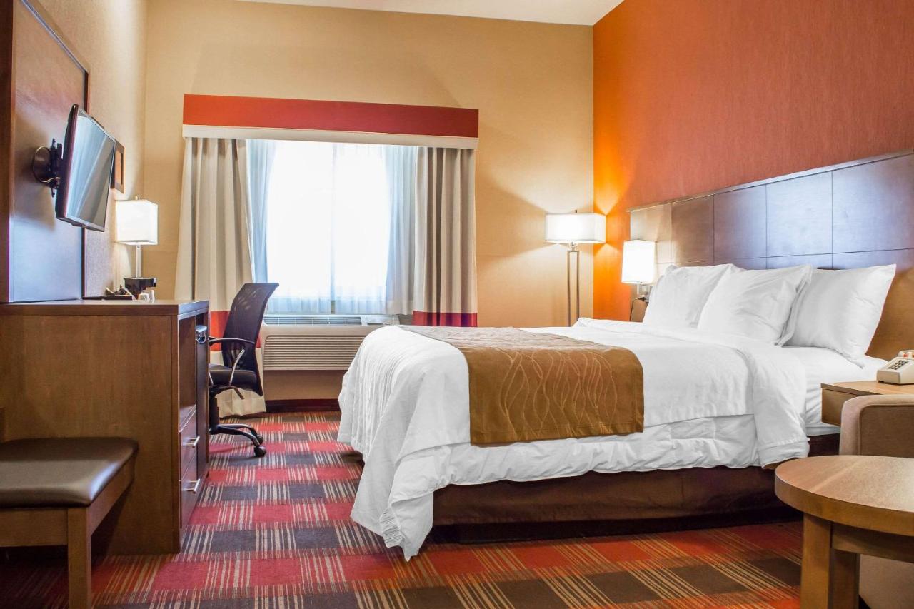 King Room with Refrigerator - Non-Smoking at Comfort Inn Flagstaff Lucky Lane I-40
