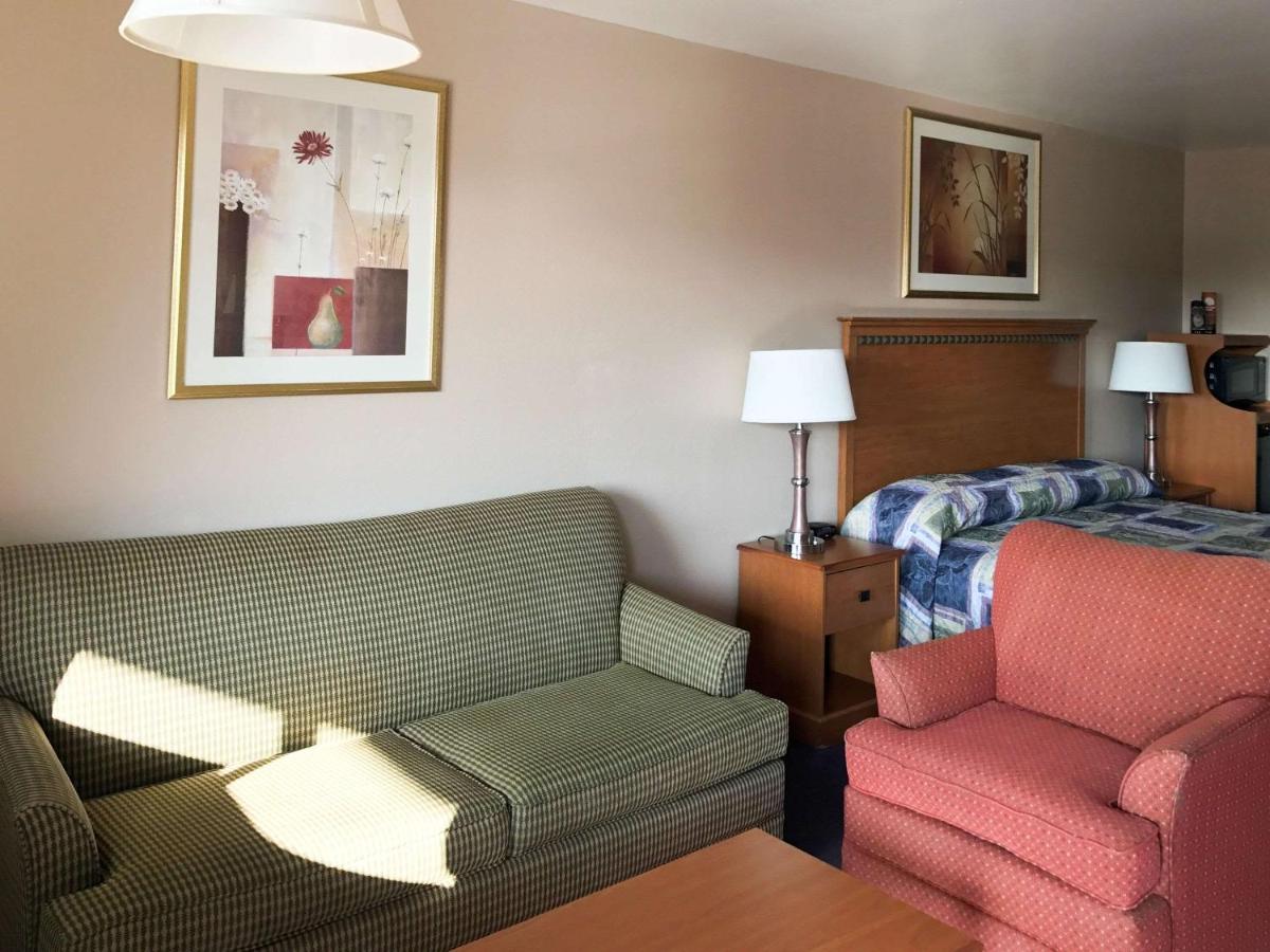 | Rodeway Inn Silver Creek Inn