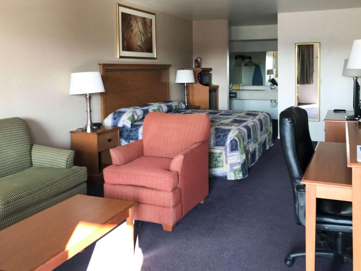 | Rodeway Inn Silver Creek Inn