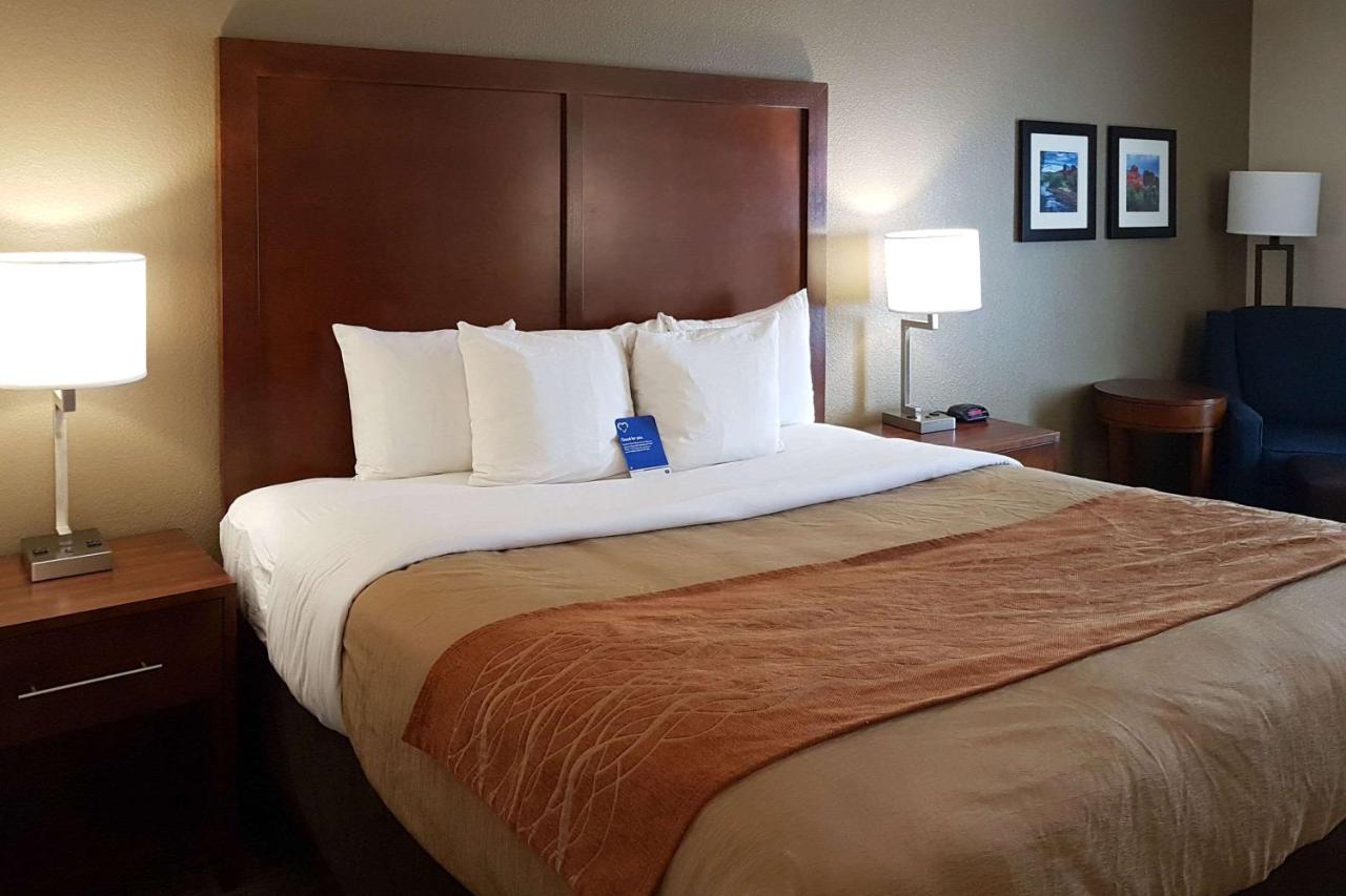 King Room - Non-Smoking at Comfort Inn I-10 West at 51st Ave
