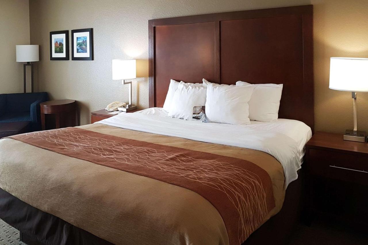 King Room - Non-Smoking at Comfort Inn I-10 West at 51st Ave