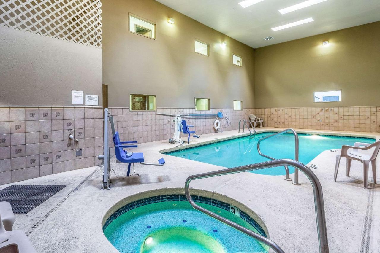 | Rodeway Inn & Suites Lake Havasu City