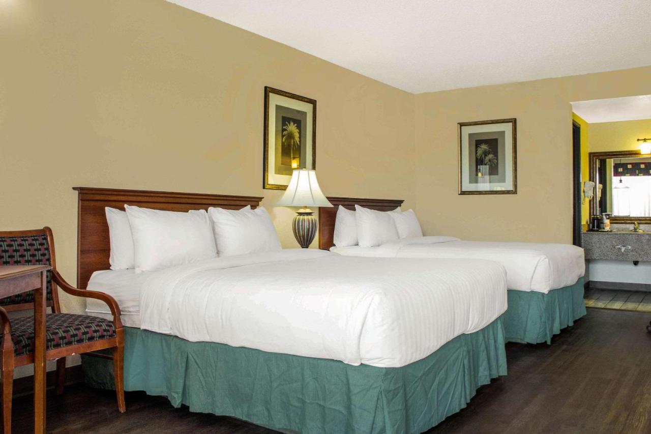 Queen Room with Two Queen Beds - Non-Smoking at Quality Inn Benson I-10 Exit 304