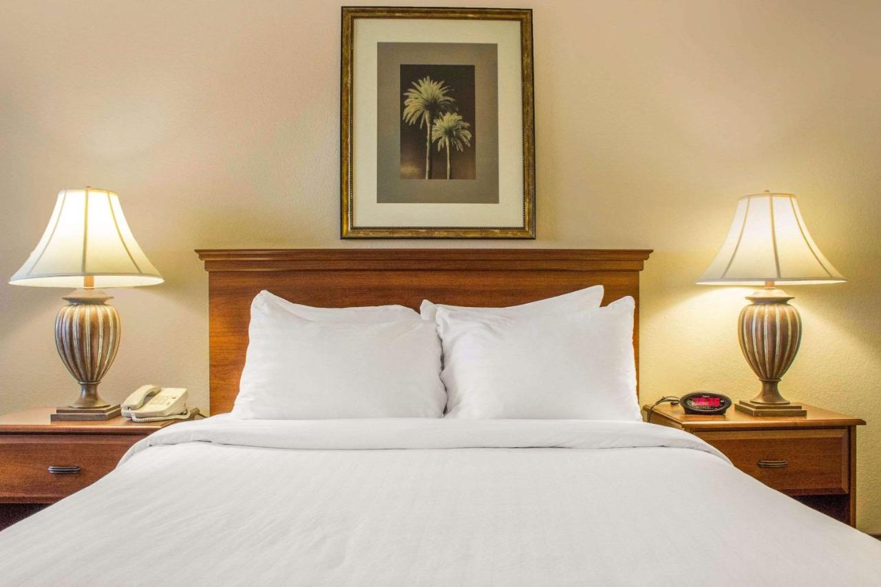 Queen Room - Non-Smoking at Quality Inn Benson I-10 Exit 304