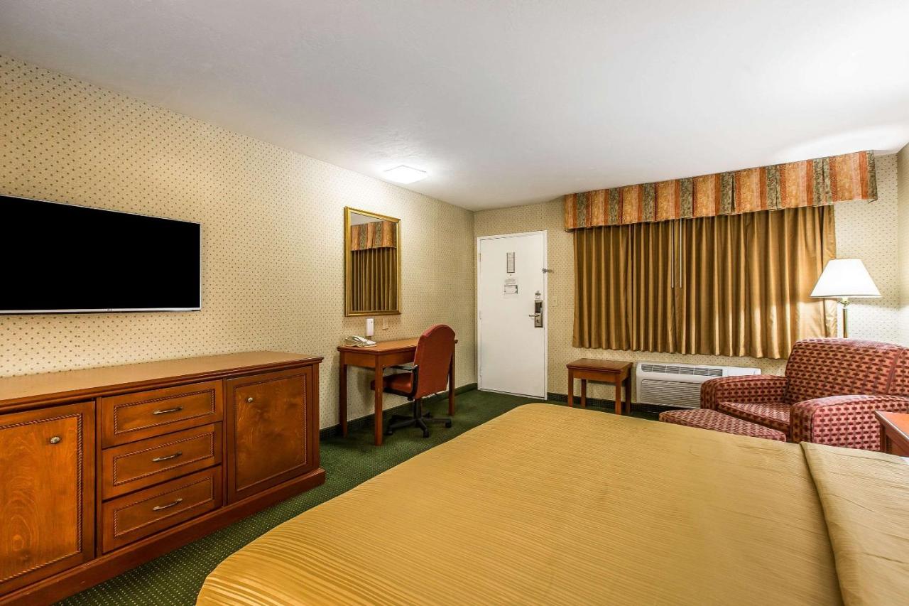King Room - Non-Smoking at Quality Inn Near China Lake Naval Station