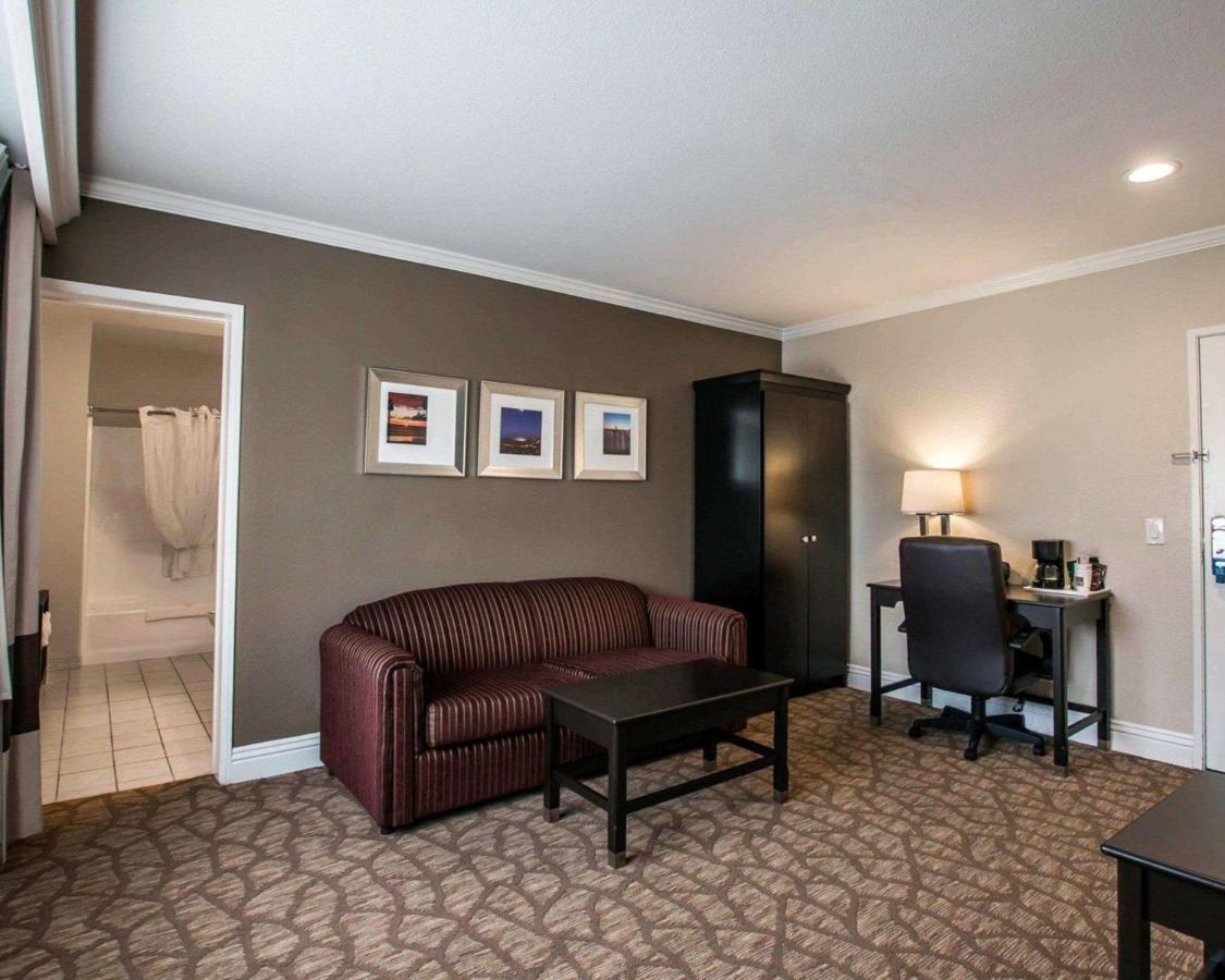 Family Suite, 2 Queen Beds with Sofa Bed, Non Smoking at Comfort Suites San Clemente Beach