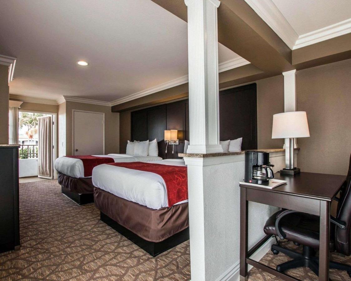 Deluxe Suite, 2 Queen Beds with Sofa Bed, Non Smoking at Comfort Suites San Clemente Beach