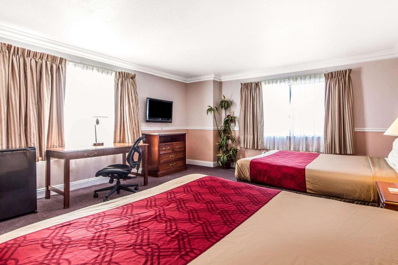 | Econo Lodge Castro Valley I-580
