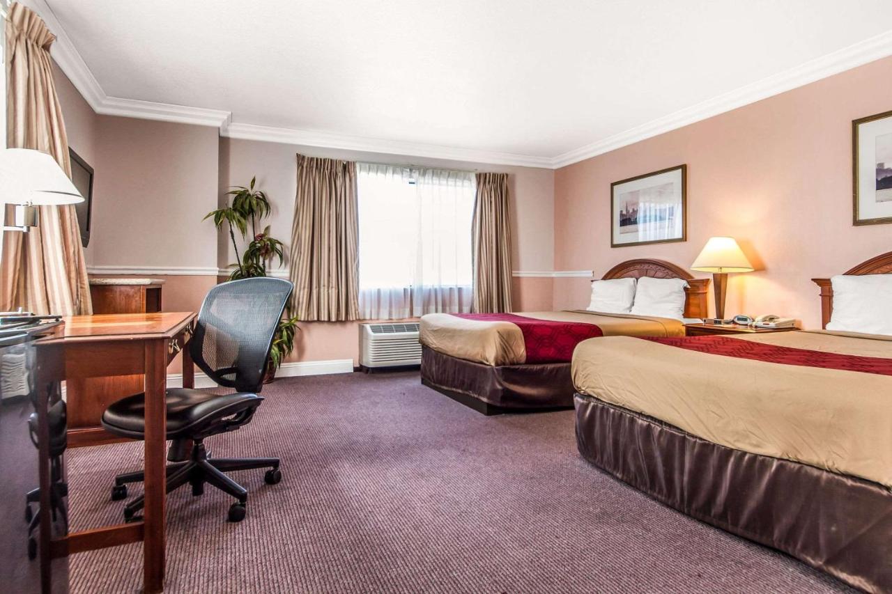 | Econo Lodge Castro Valley I-580