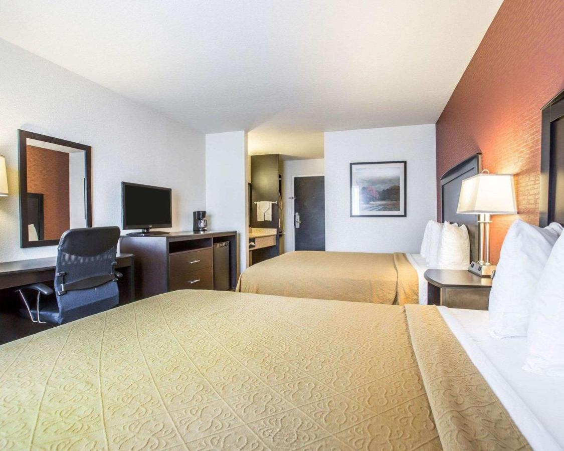 Queen Room with Two Queen Beds - Non-Smoking at Quality Inn Buellton - Solvang