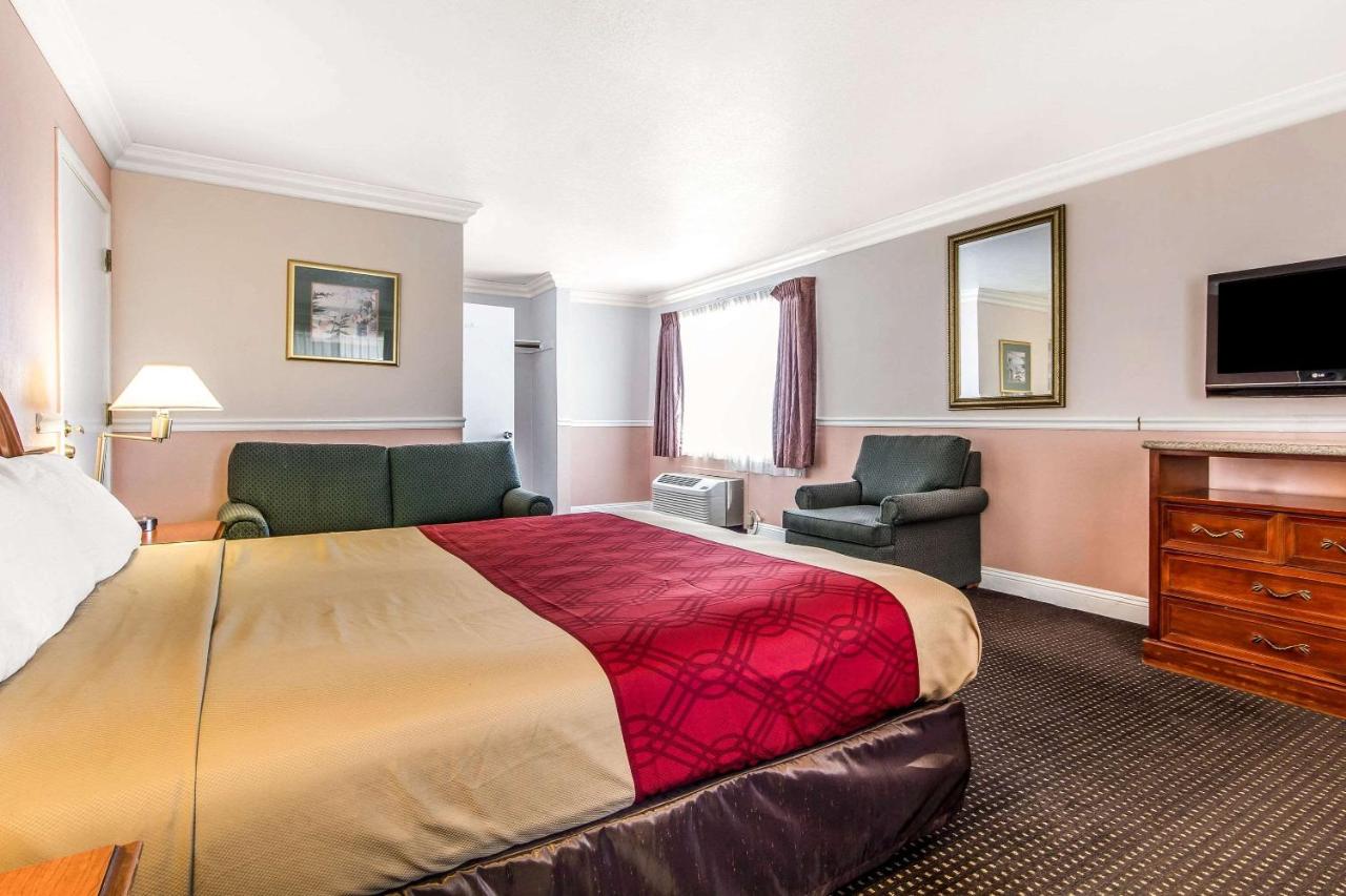 | Econo Lodge Castro Valley I-580