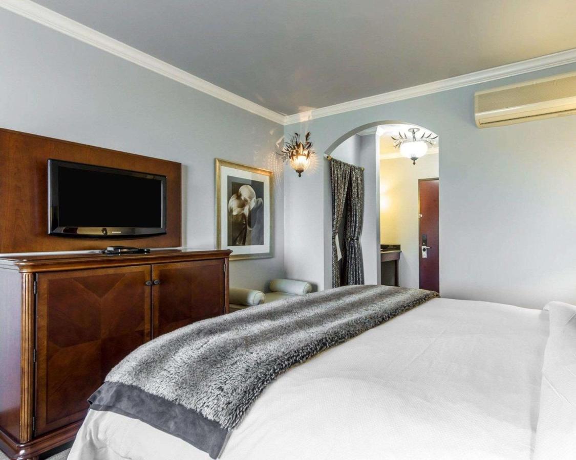 Room #2528505 at Villa Montes Hotel